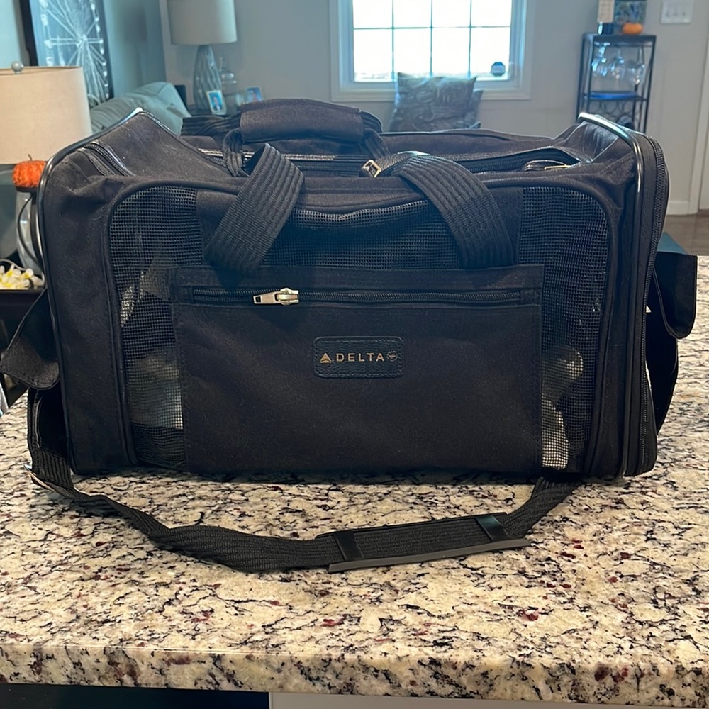 Delta certified pet carrier
